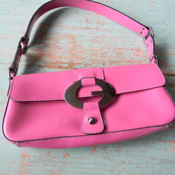 GUESS Y2K VINTAGE PINK PATENT GORGEOUS BAGUETTE SHOULDER BAG 90'S GORGEOUS! - Picture 1 of 8